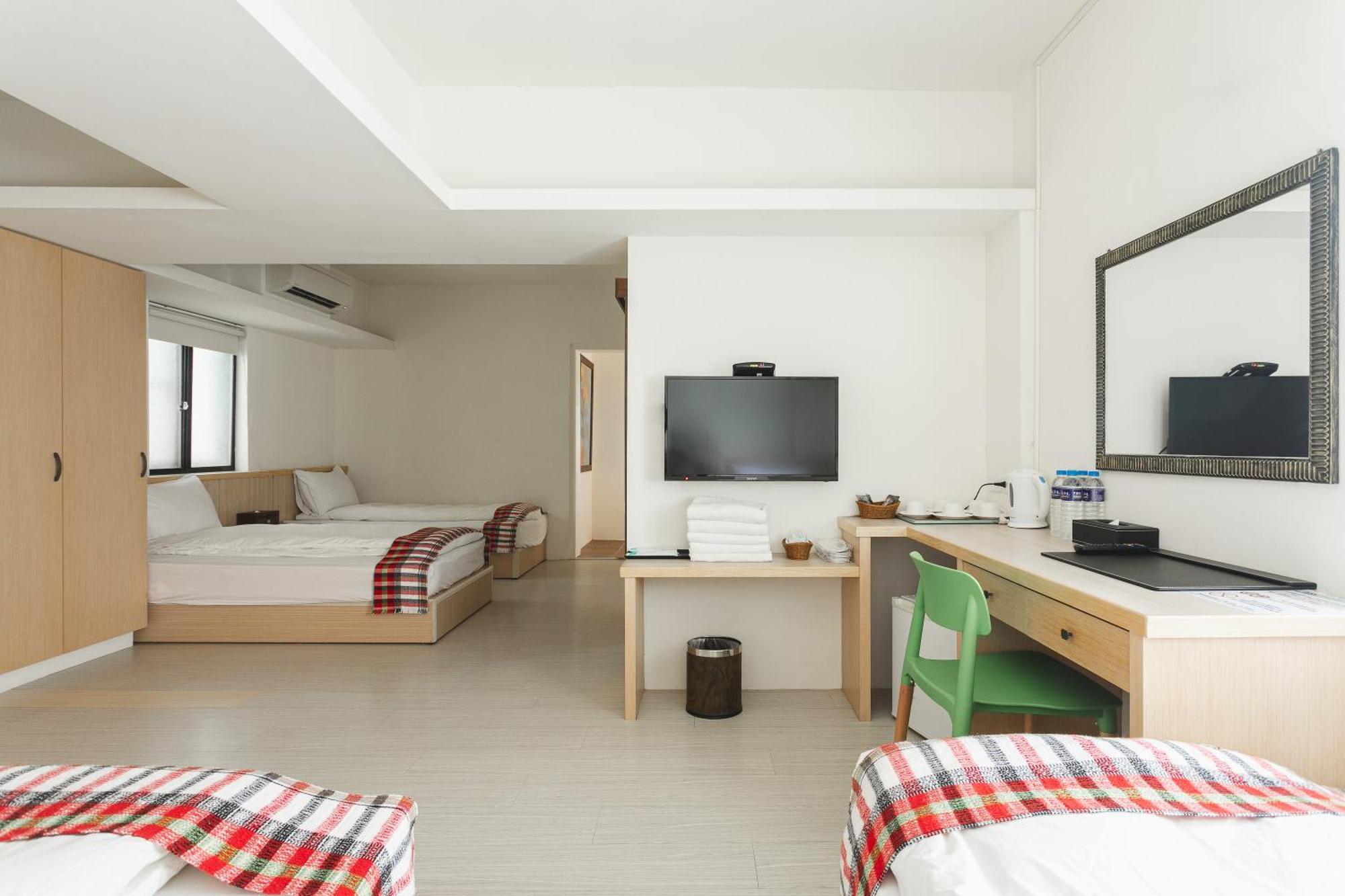 Tropical Low Boundary B&B ตงเหอ ภายนอก รูปภาพ